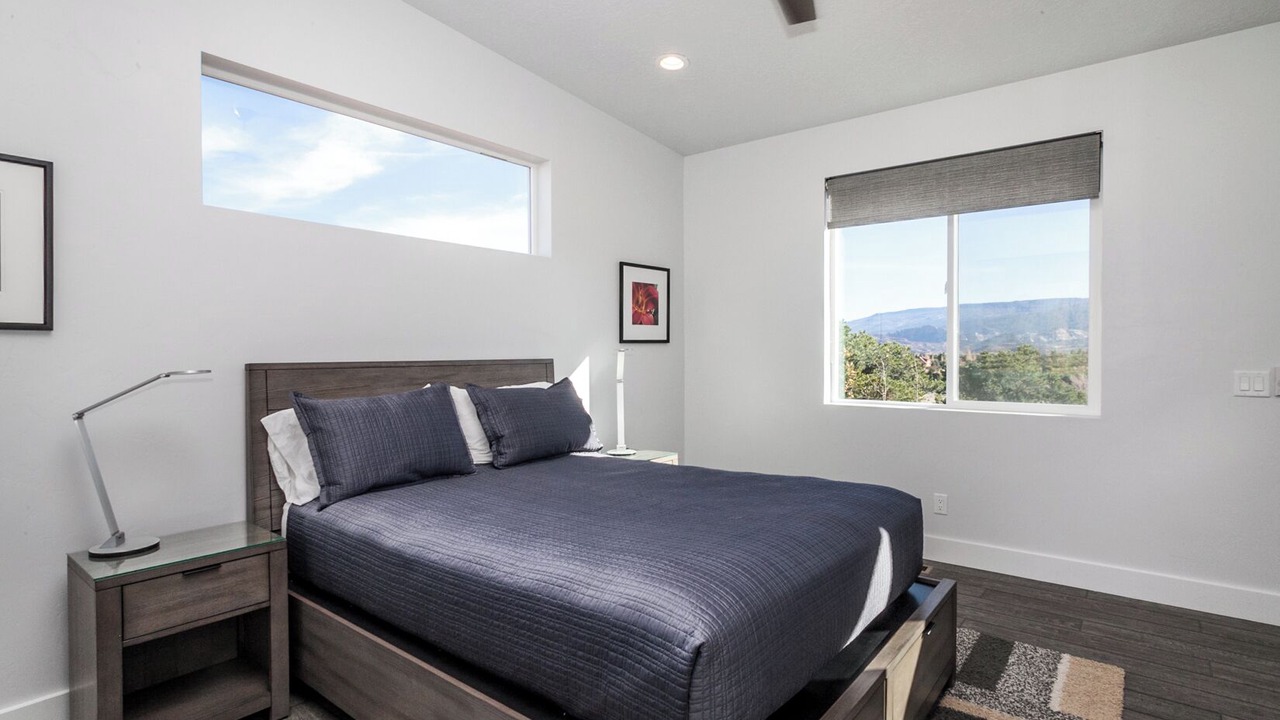Photo of Bedroom in Torrey