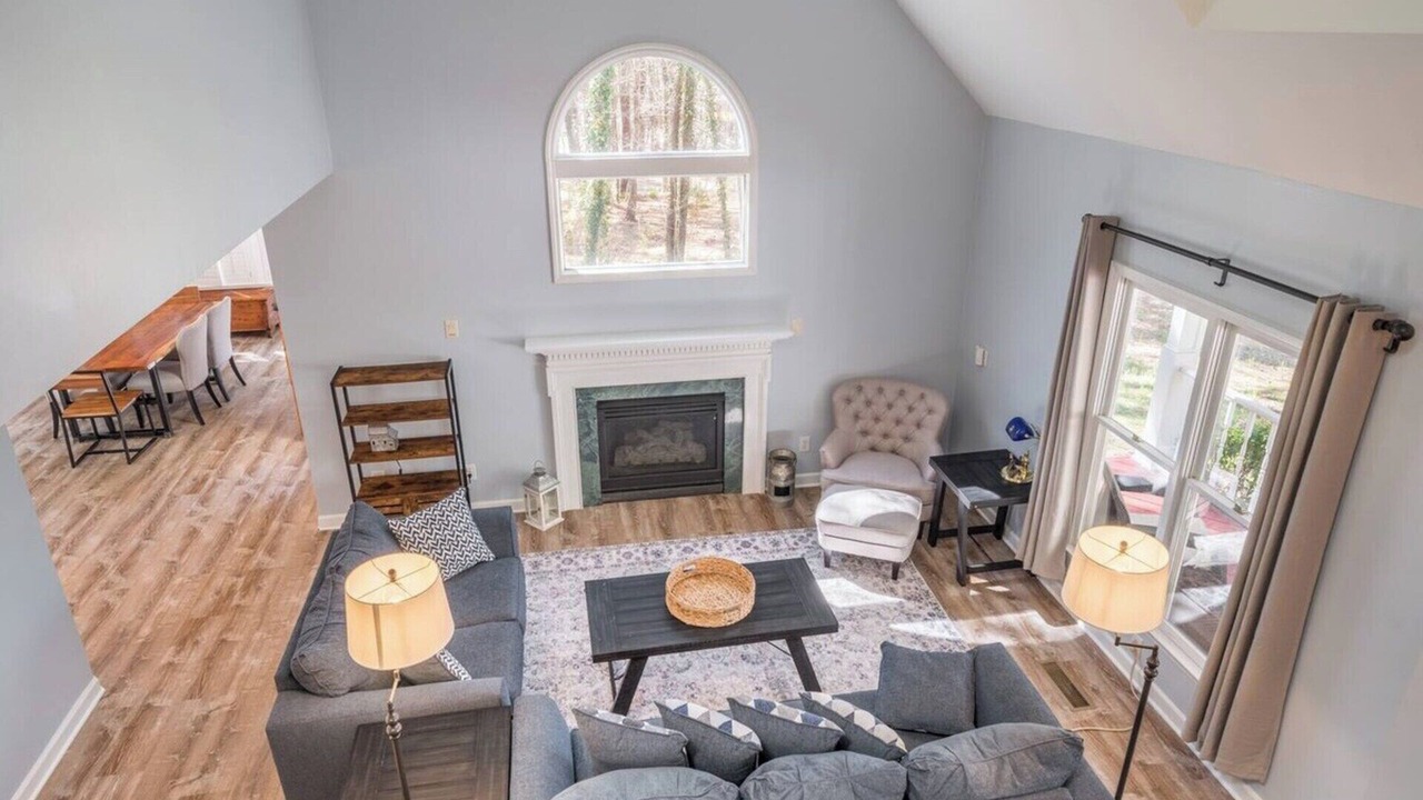 Photo of Livingroom in Chapel Hill