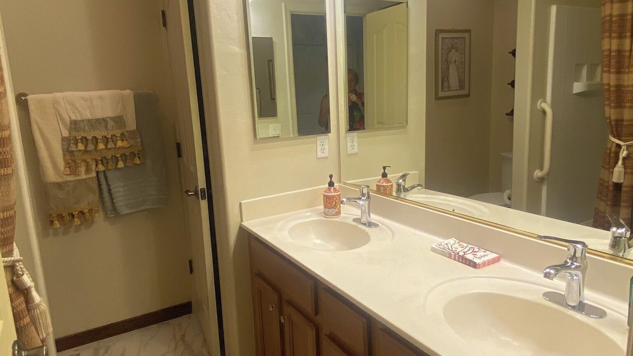 Photo of Bathroom in Saddlebrooke