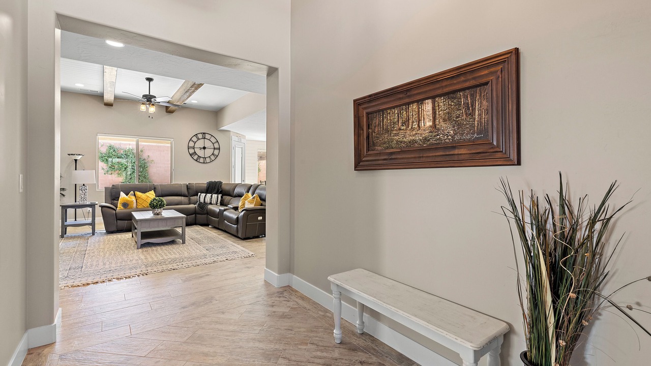 Photo of Livingroom in Hurricane