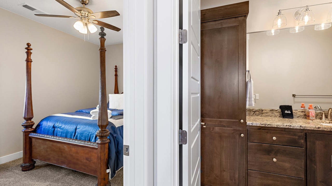 Photo of Bedroom in Hurricane