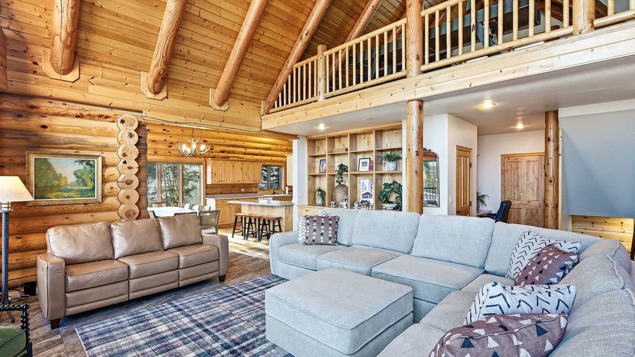 Photo of Livingroom in Brian Head