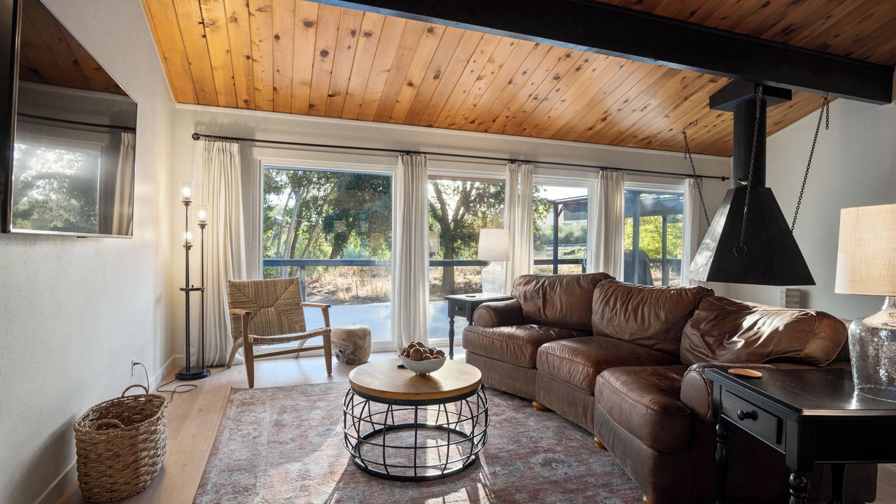 Photo of Livingroom in Springville