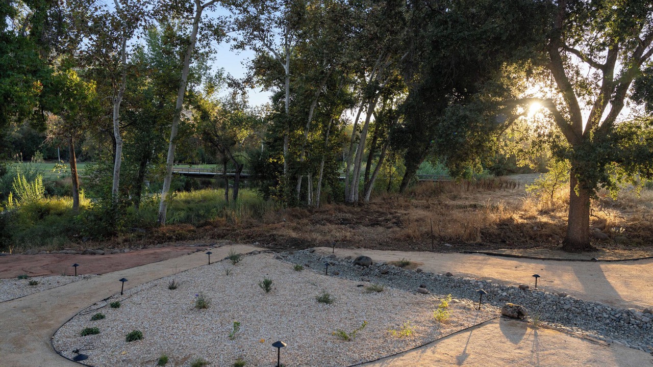 Photo of Outdoor in Springville