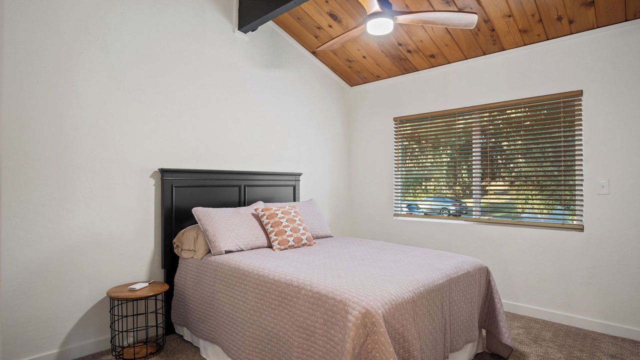 Photo of Bedroom in Springville