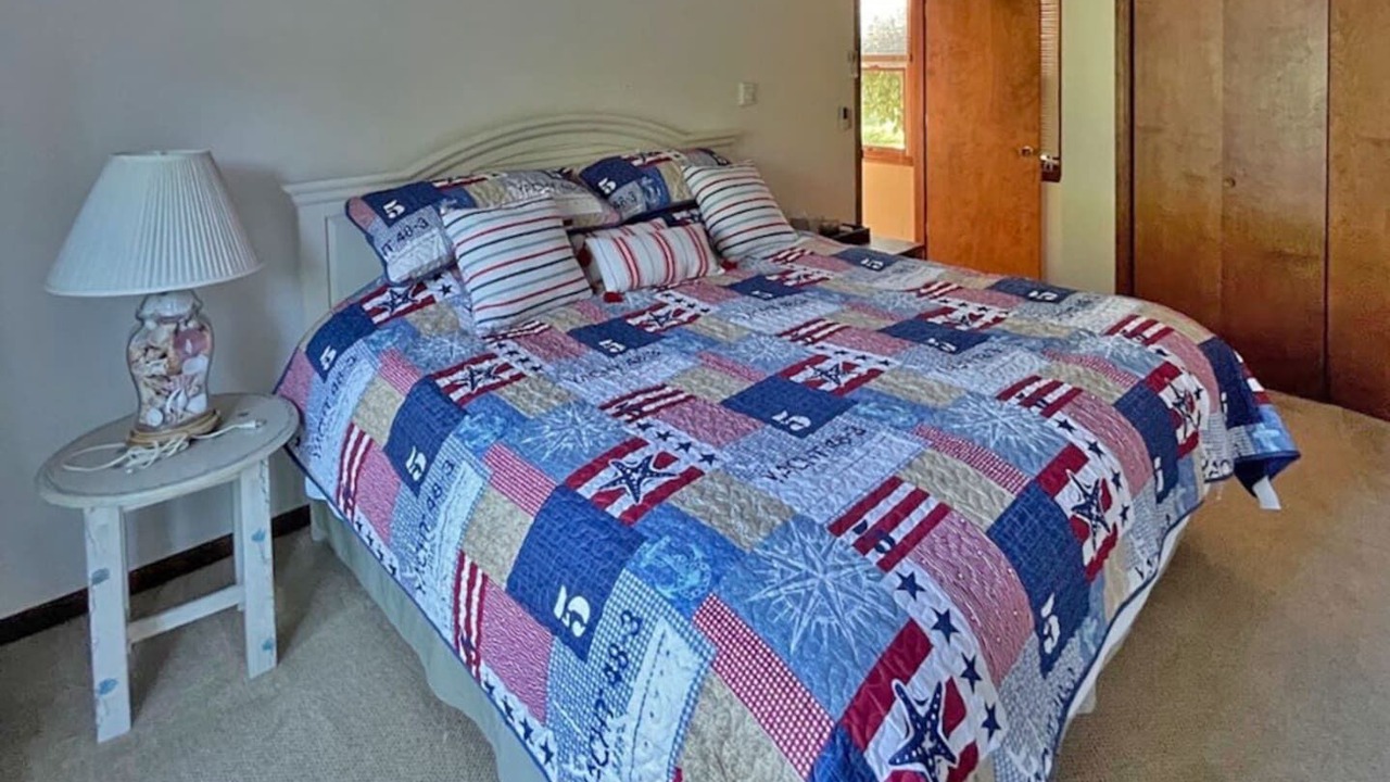 Photo of Bedroom in Kelleys Island