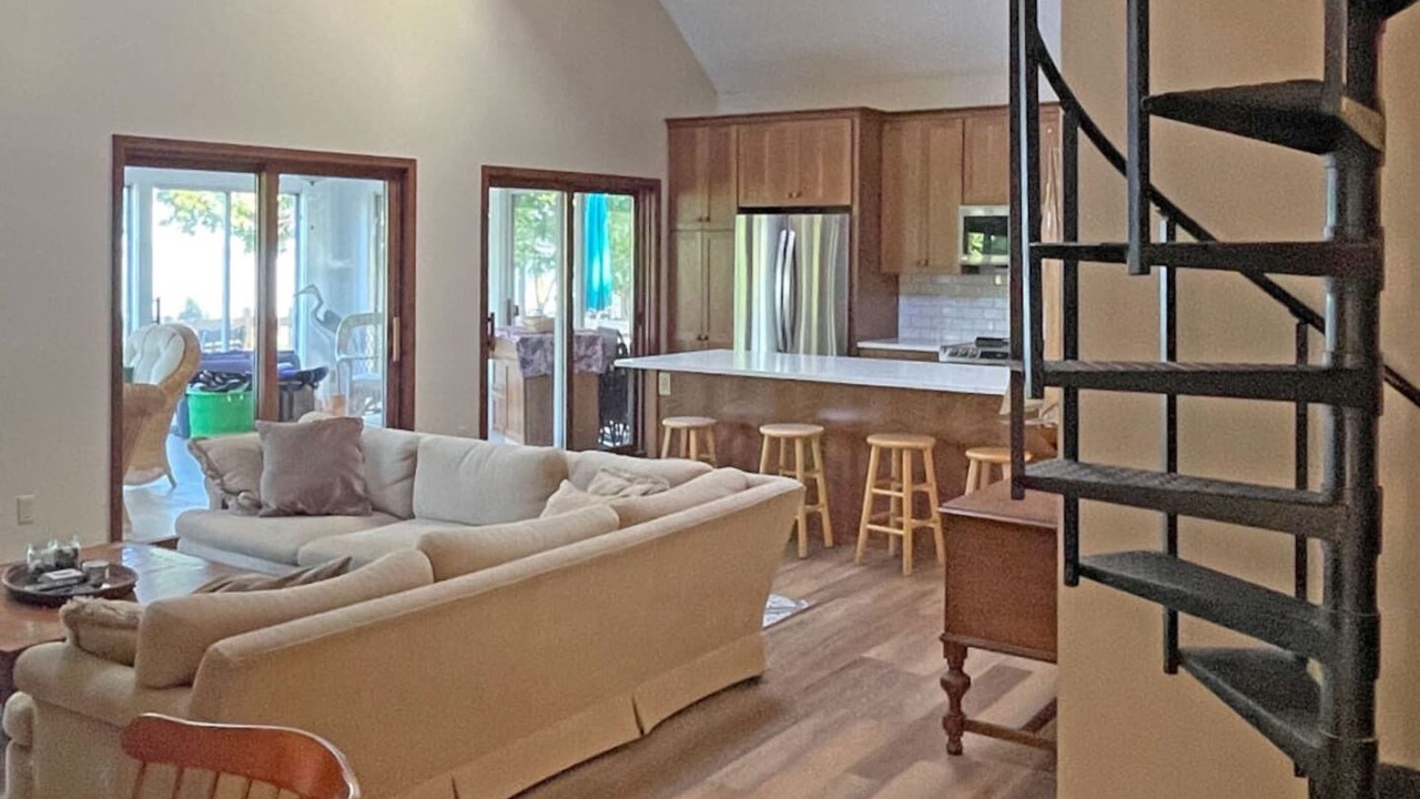 Photo of Livingroom in Kelleys Island