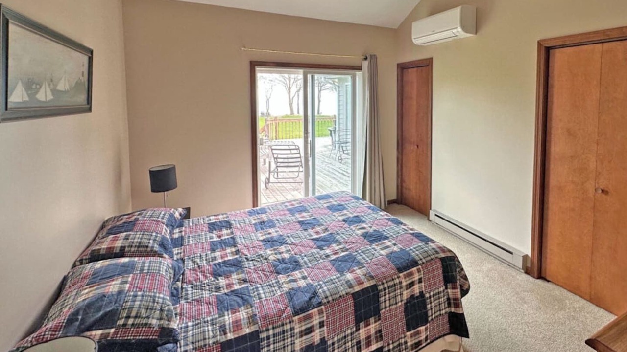 Photo of Bedroom in Kelleys Island