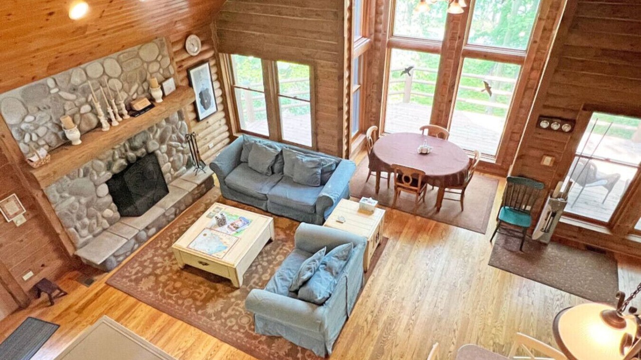 Photo of Livingroom in Kelleys Island