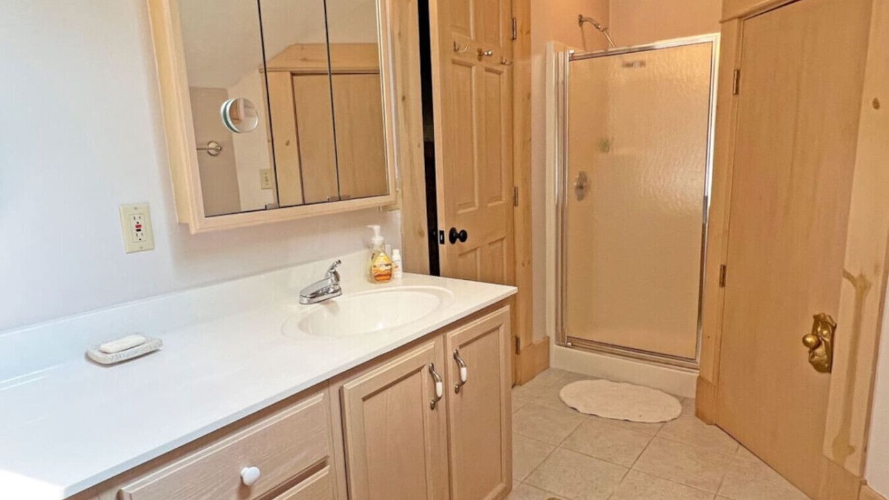 Photo of Bathroom in Kelleys Island