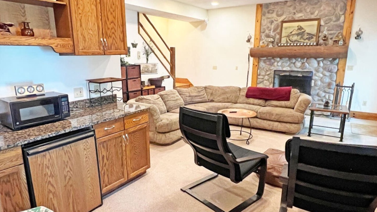 Photo of Livingroom in Kelleys Island