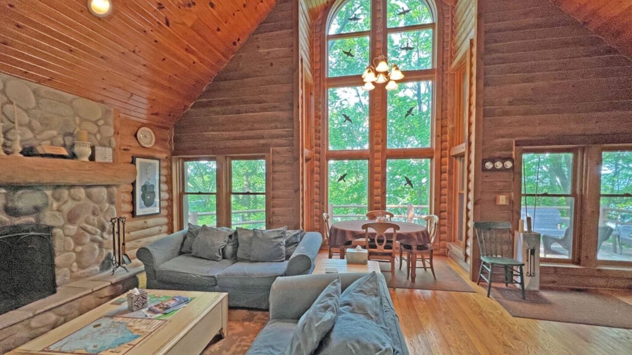 Photo of Livingroom in Kelleys Island