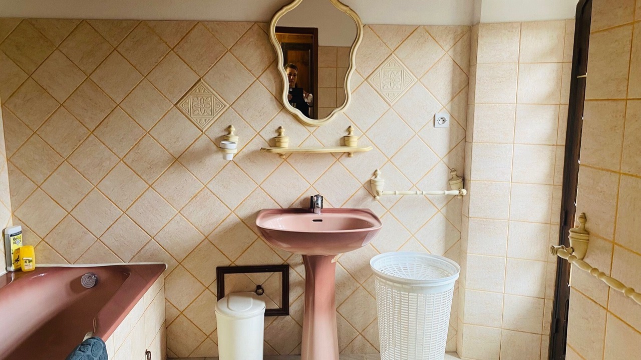Photo of Bathroom in Luri