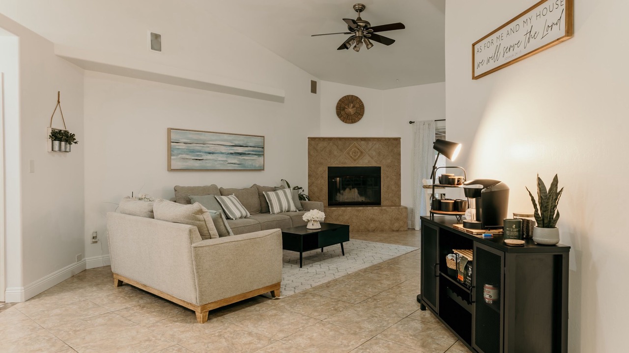 Photo of Livingroom in Pumpkin Center