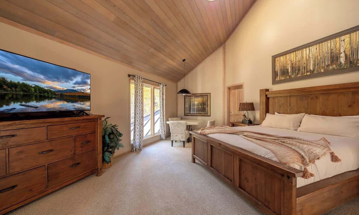 Photo of Bedroom in Evergreen Estates