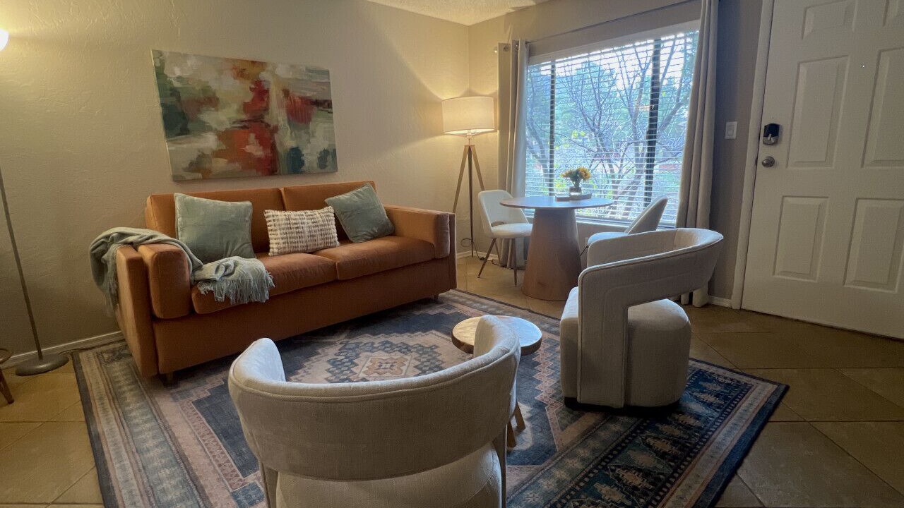 Photo of Livingroom in Oak Creek