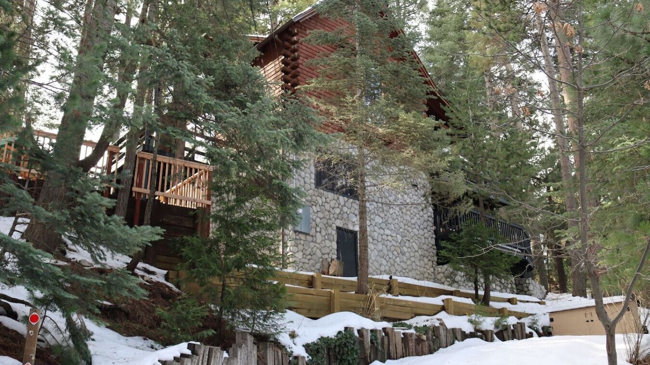 Photo of Outdoor in Blue Jay