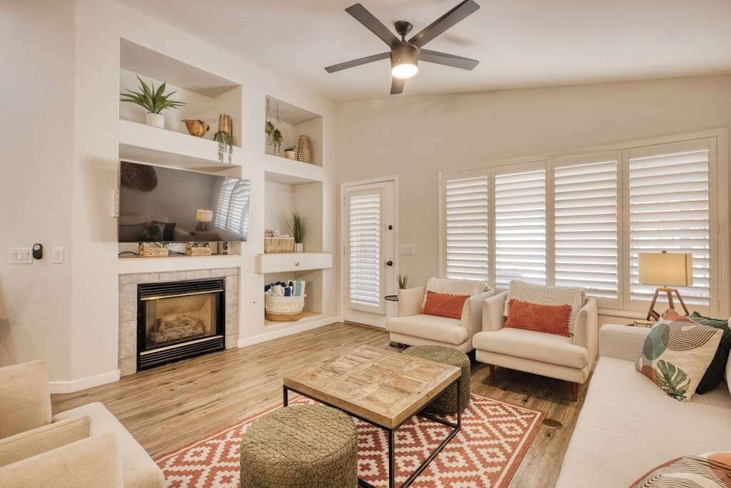 Photo of Livingroom in Fletcher Heights