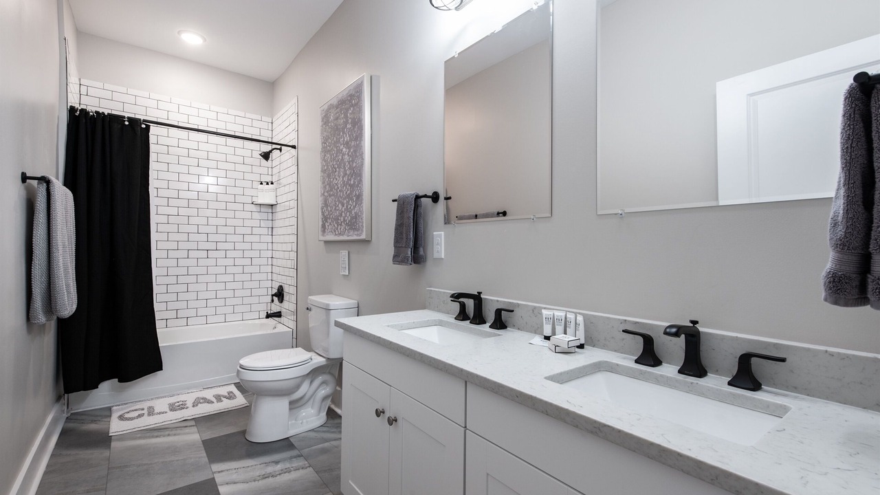 Photo of Bathroom in Shelby Park