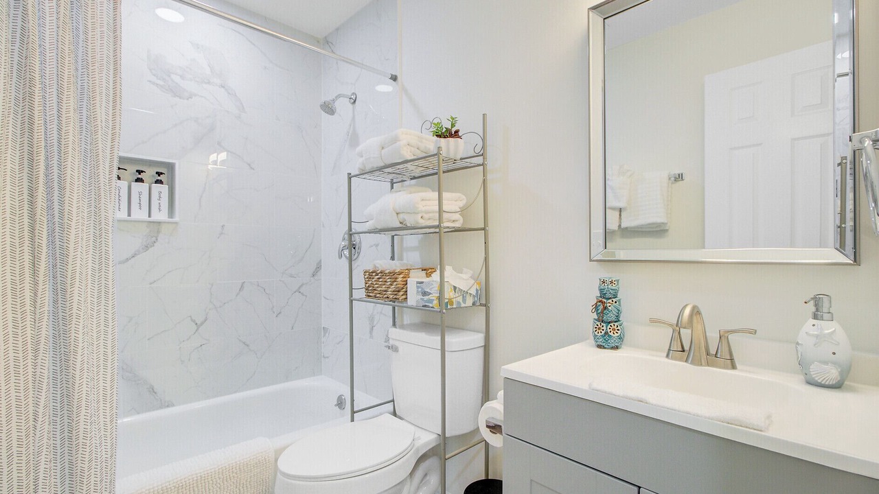 Photo of Bathroom in Summerville Historic District