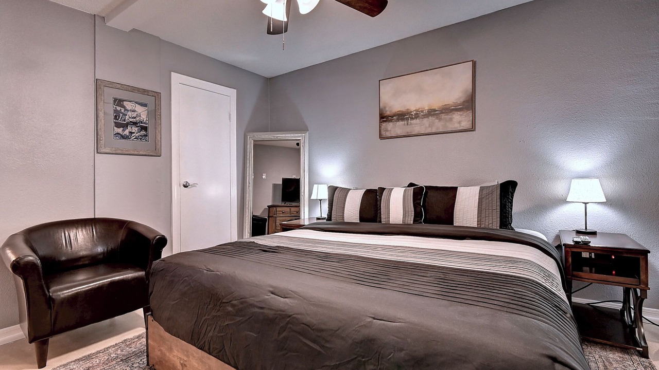 Photo of Bedroom in Entertainment District