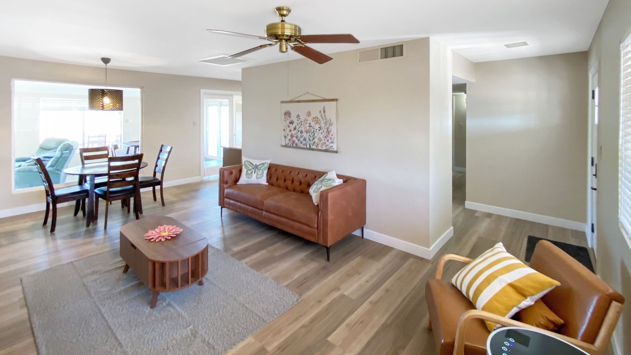 Photo of Livingroom in Sun City