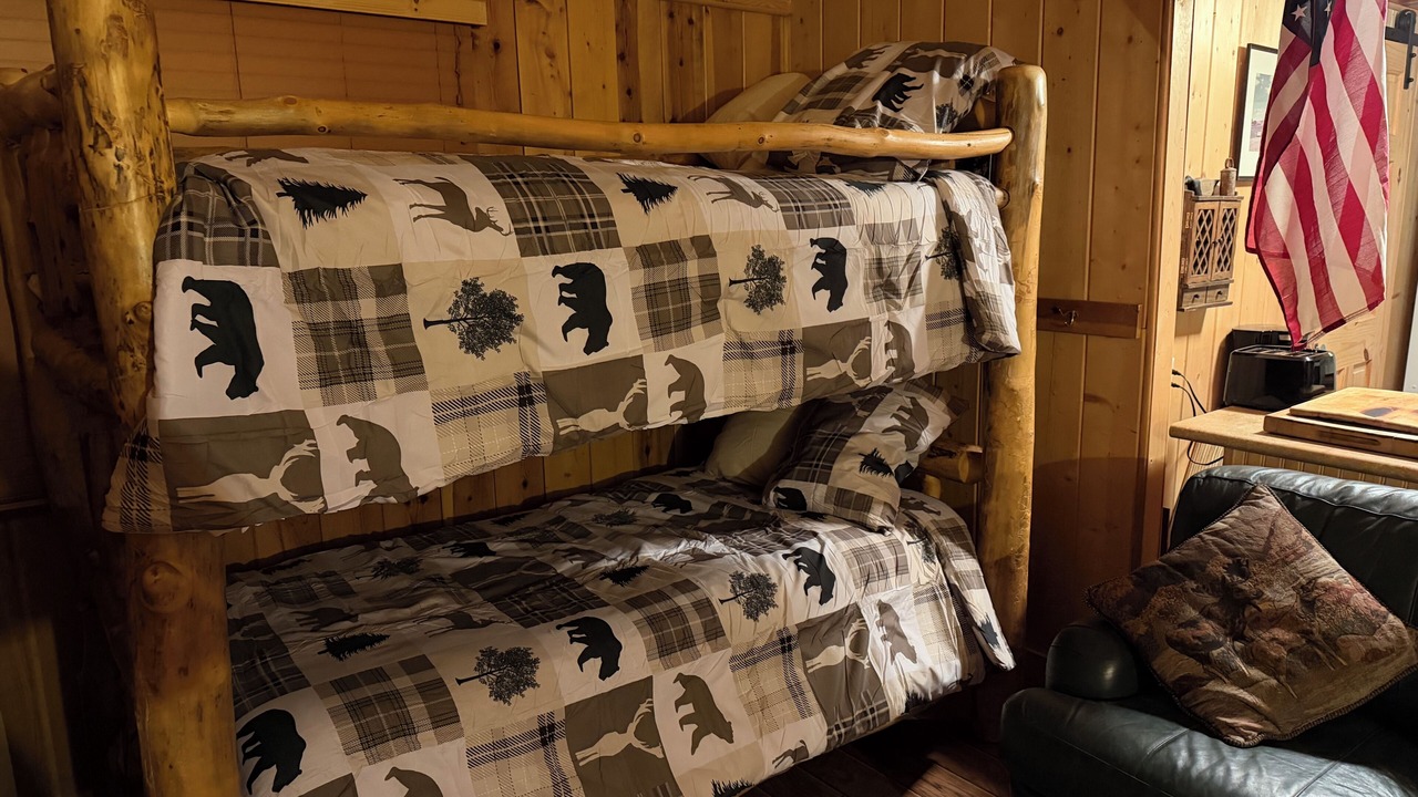 Photo of Bedroom in Mammoth Creek