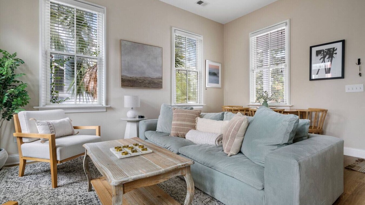 Photo of Livingroom in North Charleston