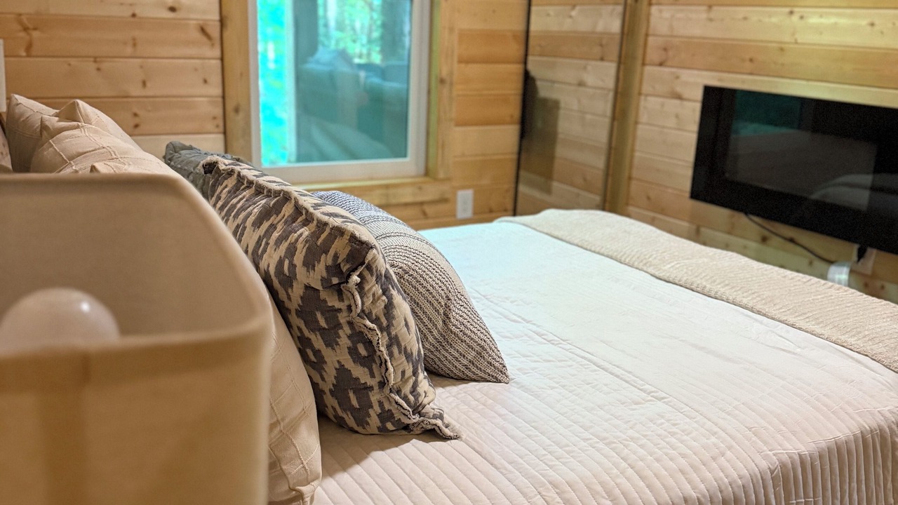 Photo of Bedroom in Means