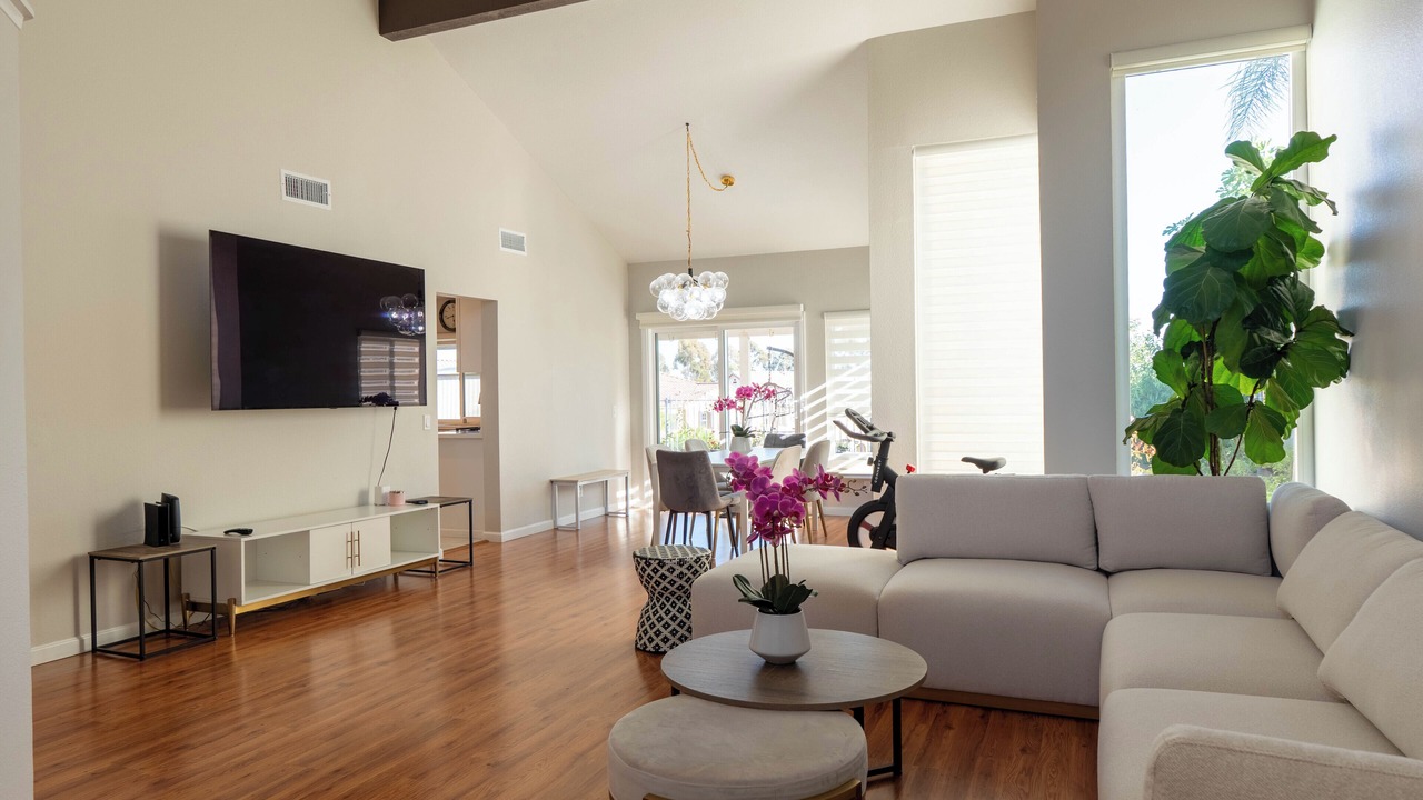 Photo of Livingroom in Torrey Highlands
