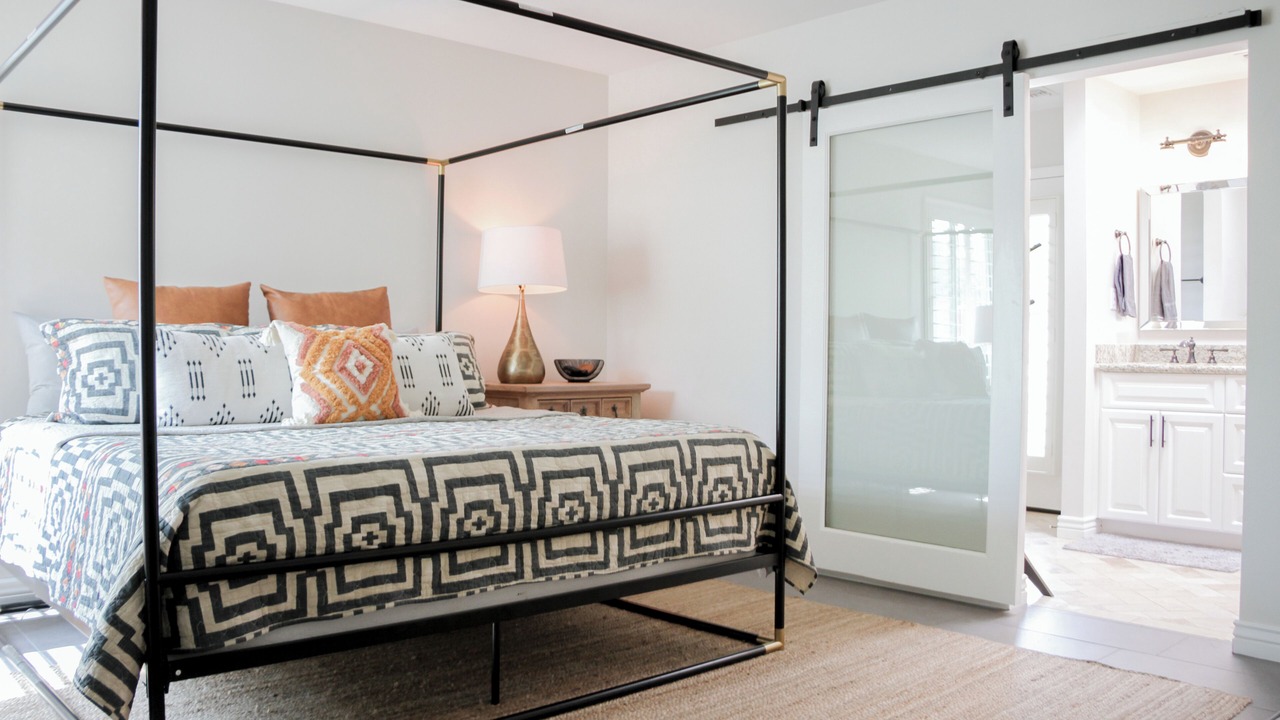 Photo of Bedroom in Paradise Valley Village