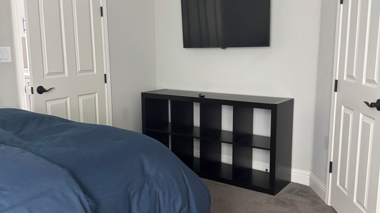 Photo of Bedroom in Raisin