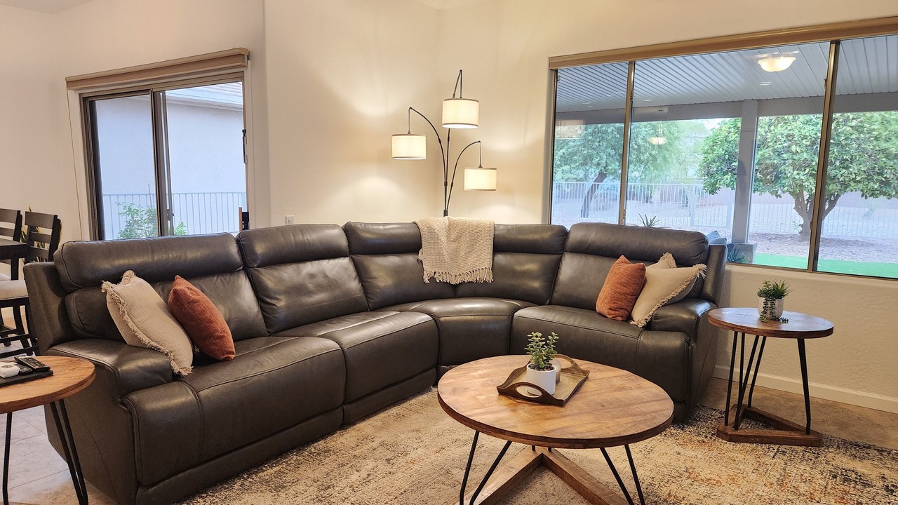 Photo of Livingroom in Surprise