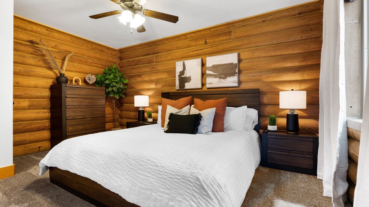 Photo of Bedroom in Alton