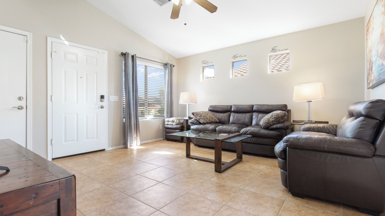 Photo of Livingroom in East Mesa