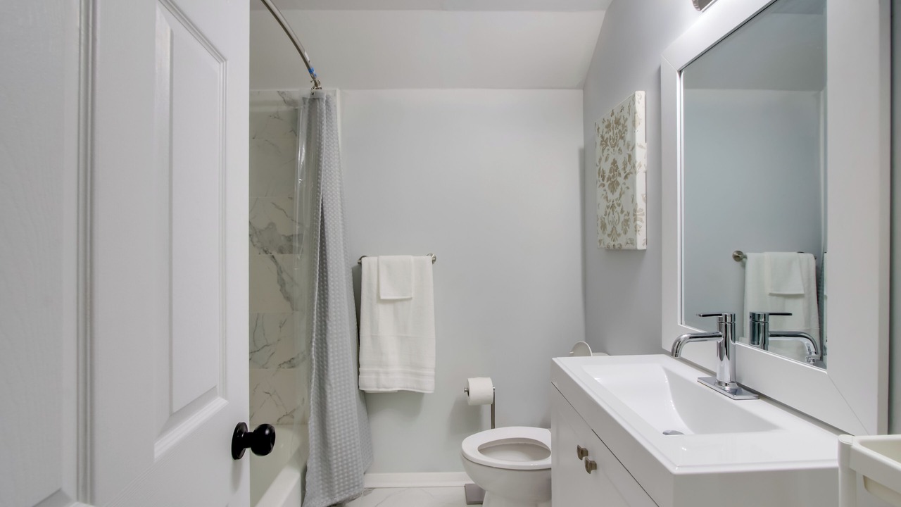Photo of Bathroom in Pataskala