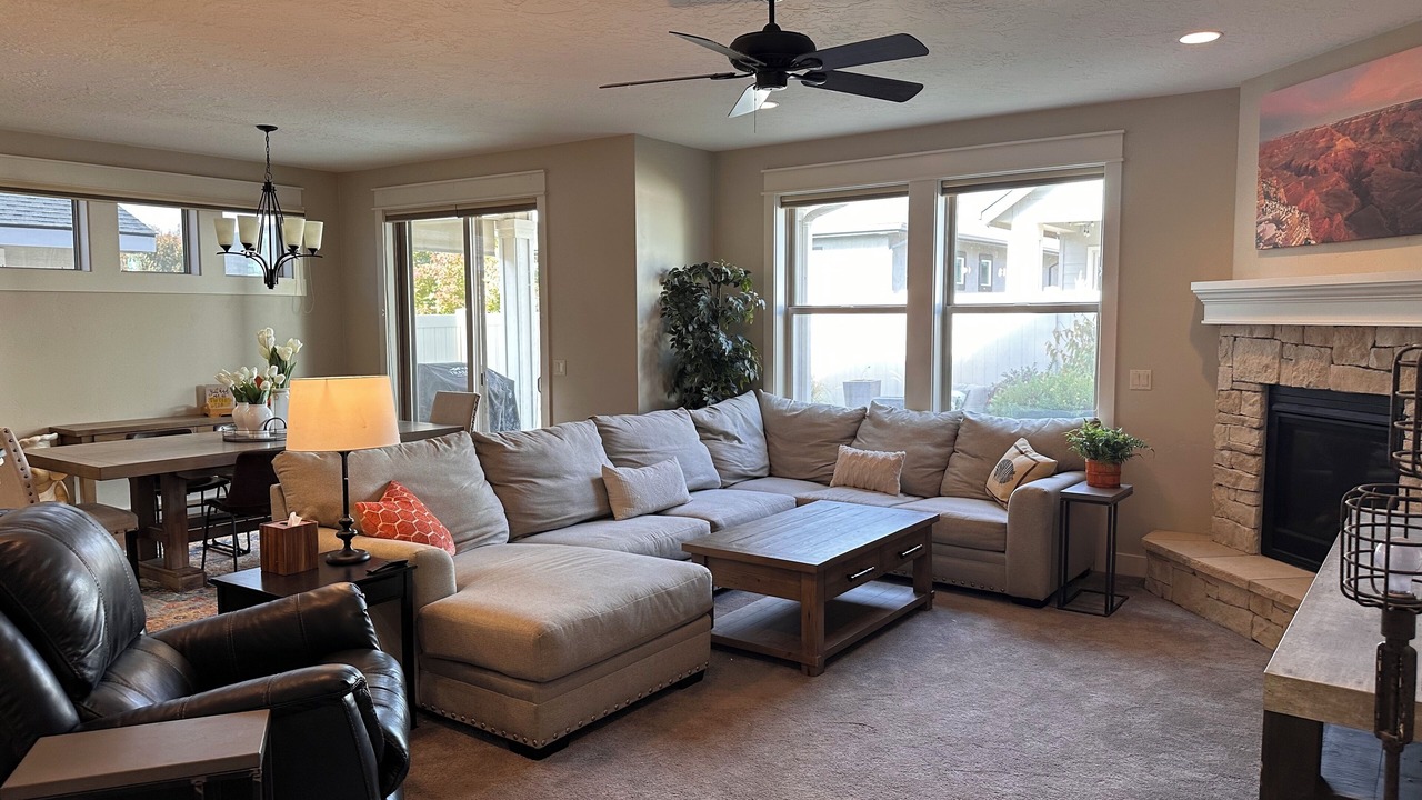Photo of Livingroom in Southwest Ada County Alliance