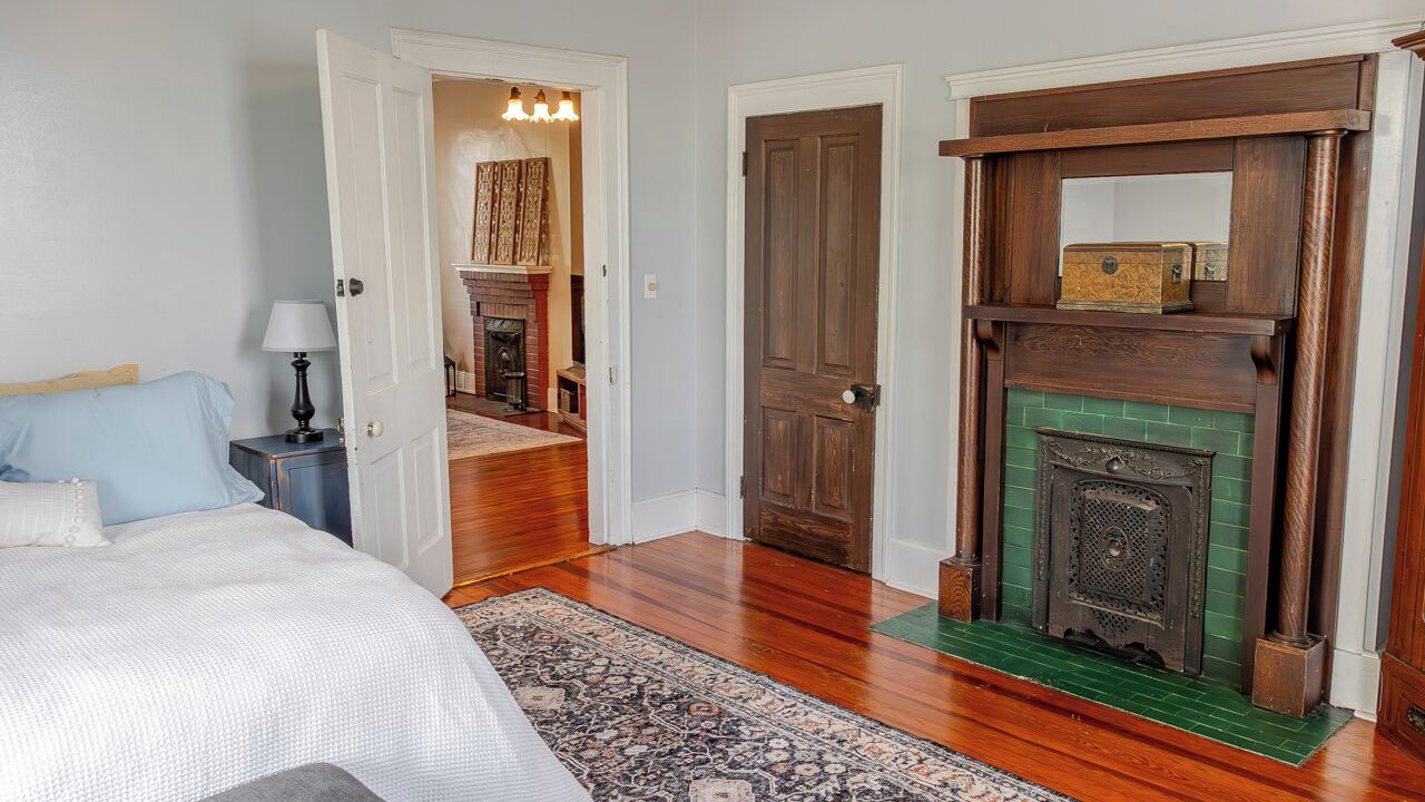 Photo of Bedroom in Elizabethtown