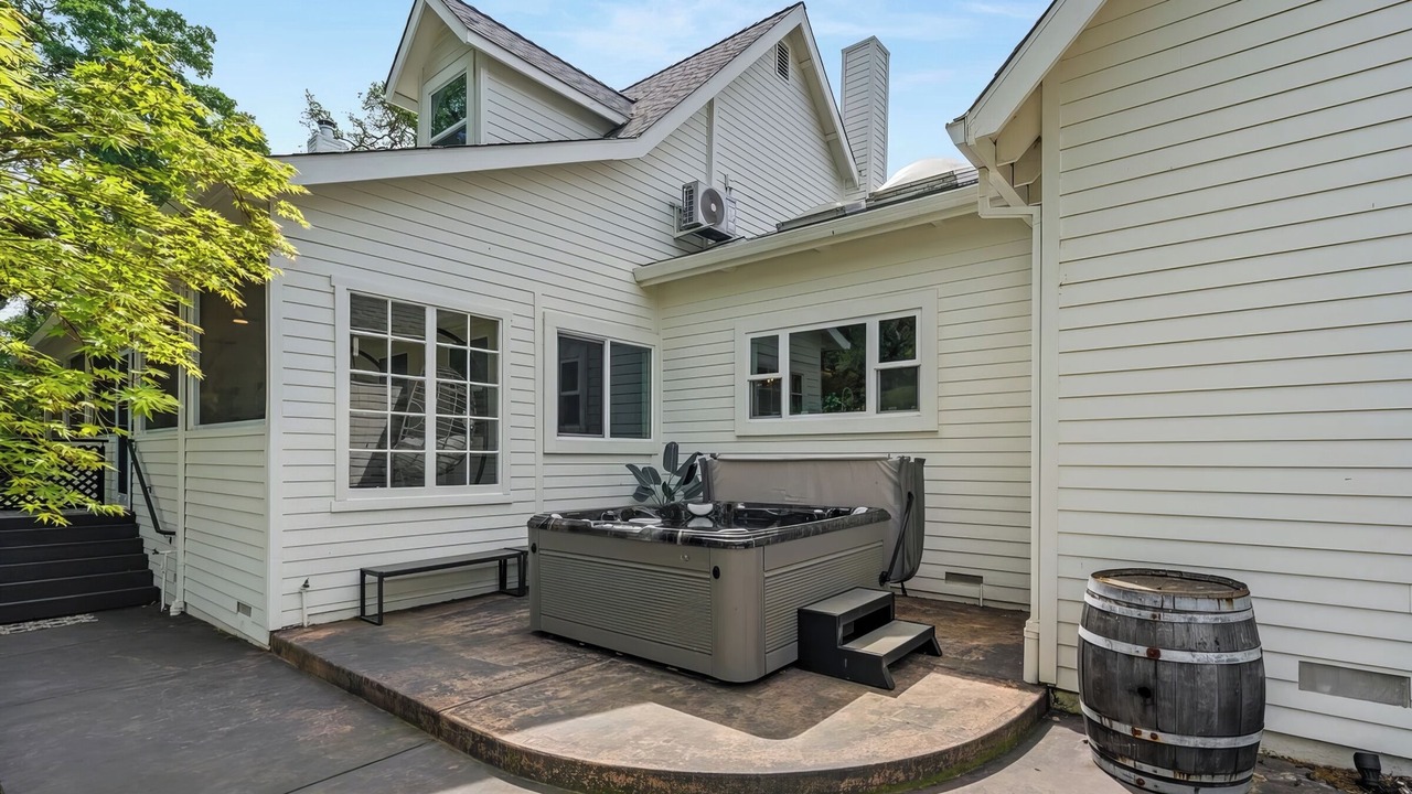 Photo of Patio Balcony in Cloverdale