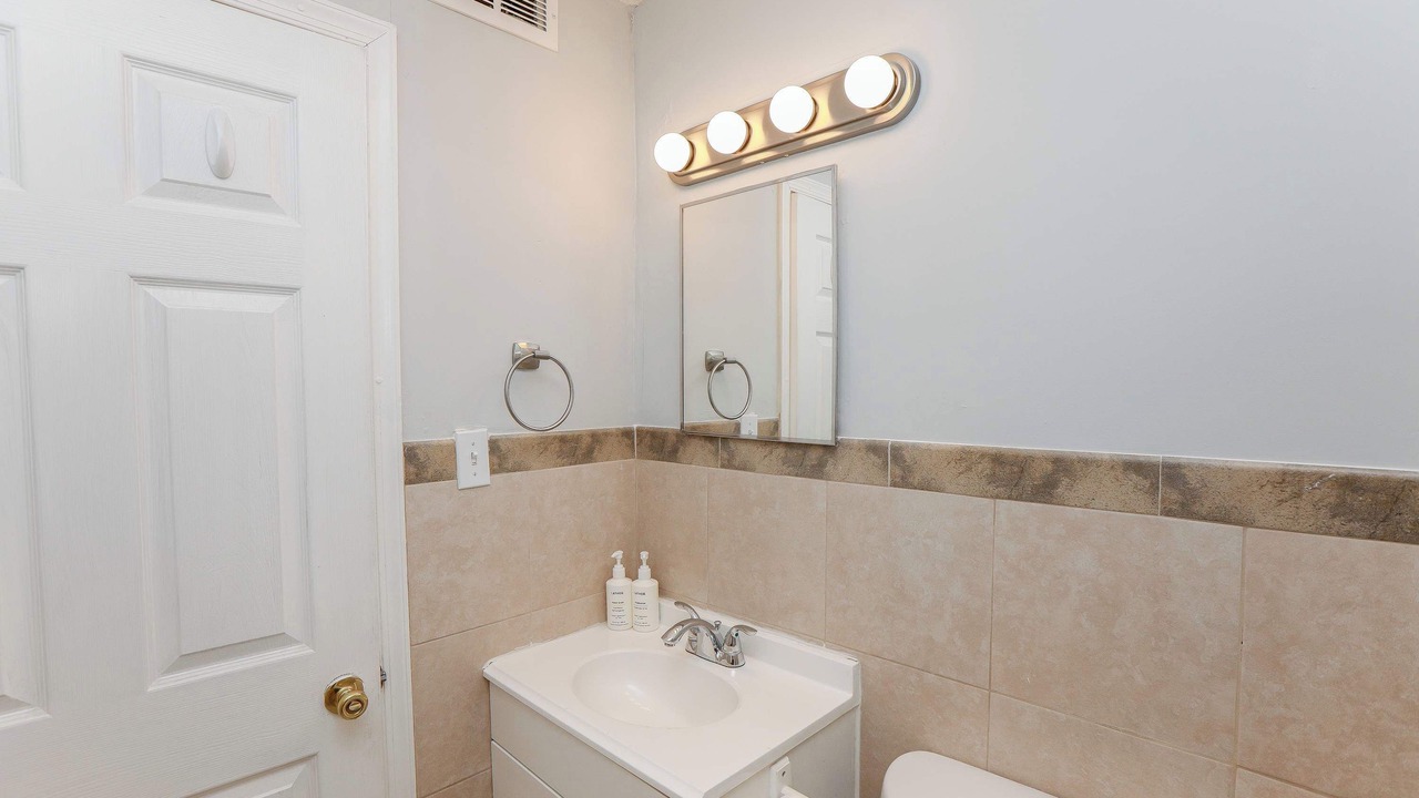 Photo of Bathroom in Willoughby Spit