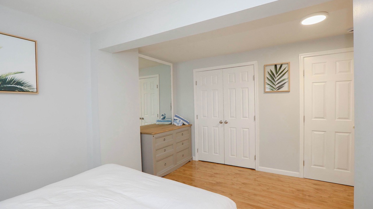 Photo of Bedroom in Willoughby Spit