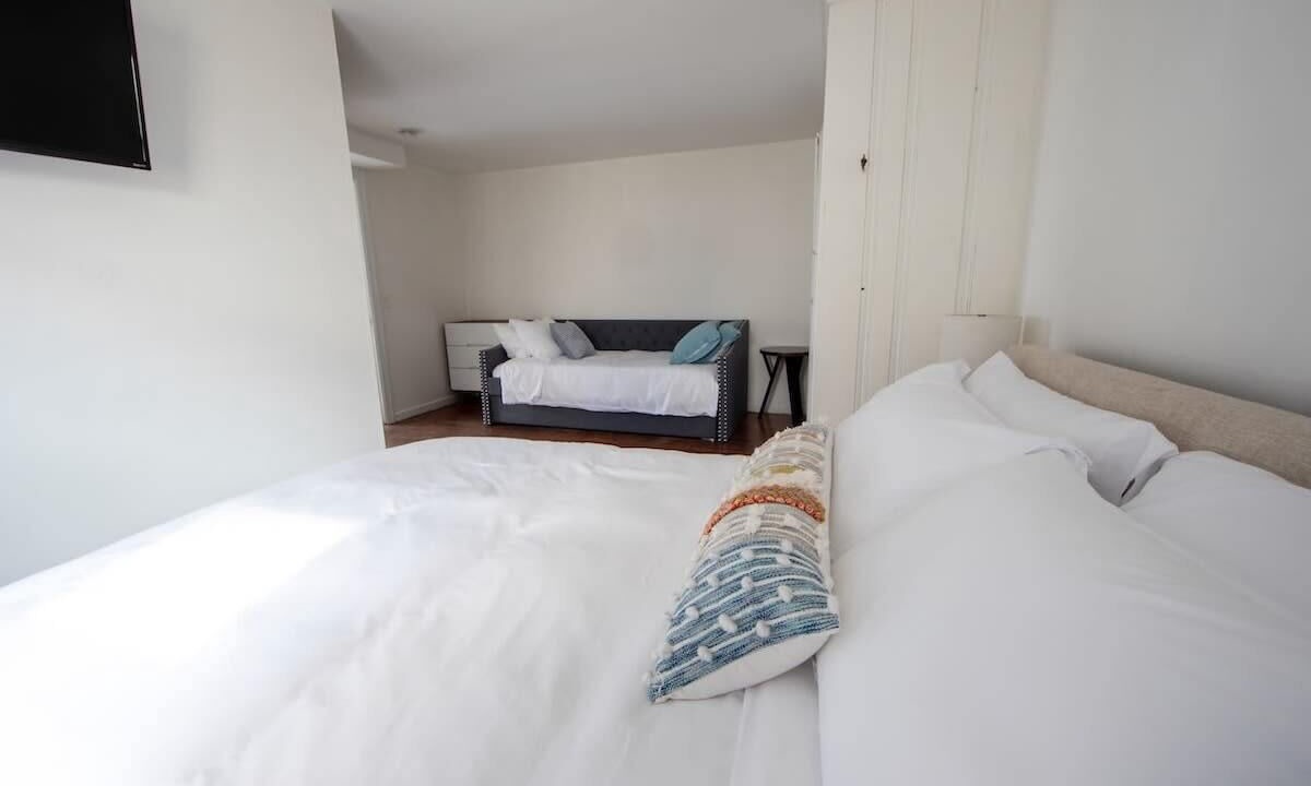 Photo of Bedroom in Willoughby Spit