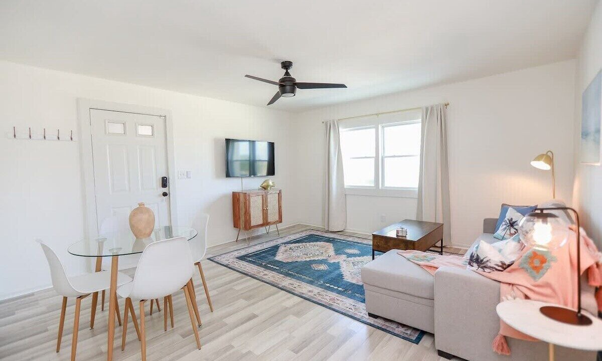 Photo of Livingroom in Willoughby Spit