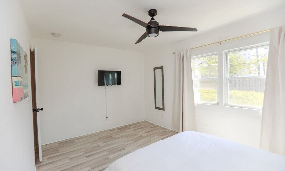 Photo of Bedroom in Willoughby Spit