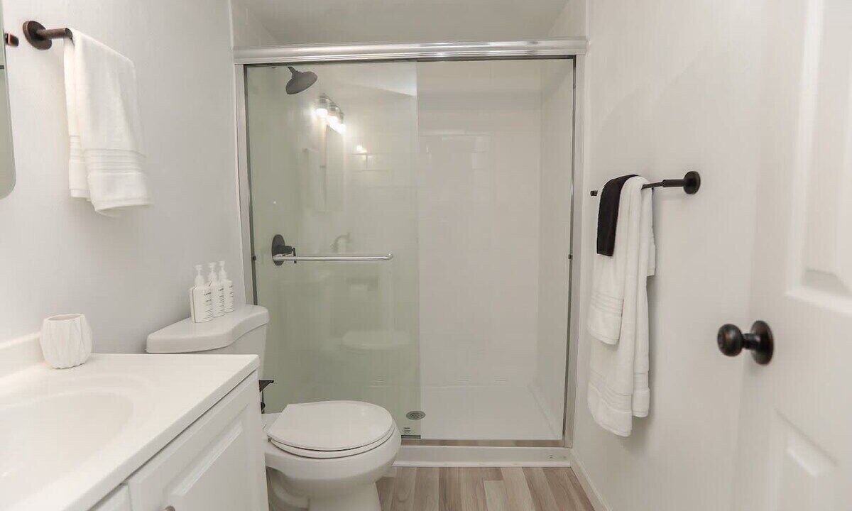 Photo of Bathroom in Willoughby Spit