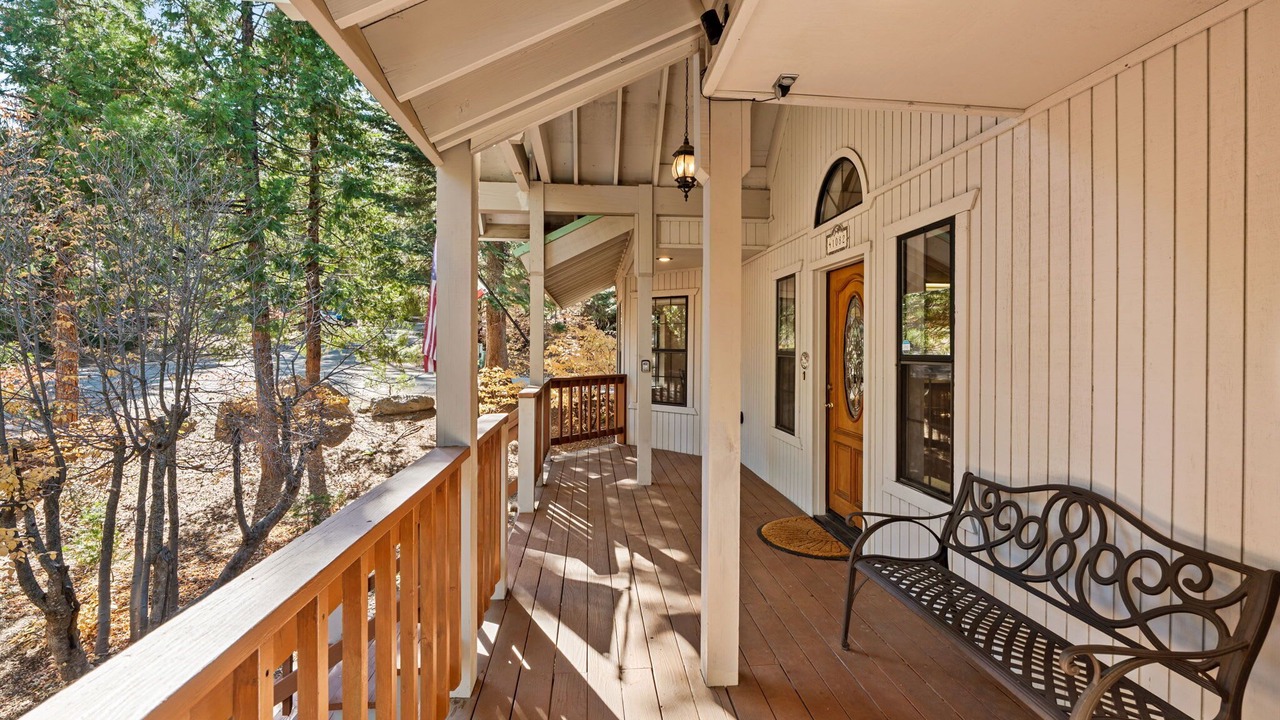 Photo of Patio Balcony in Shaver Lake