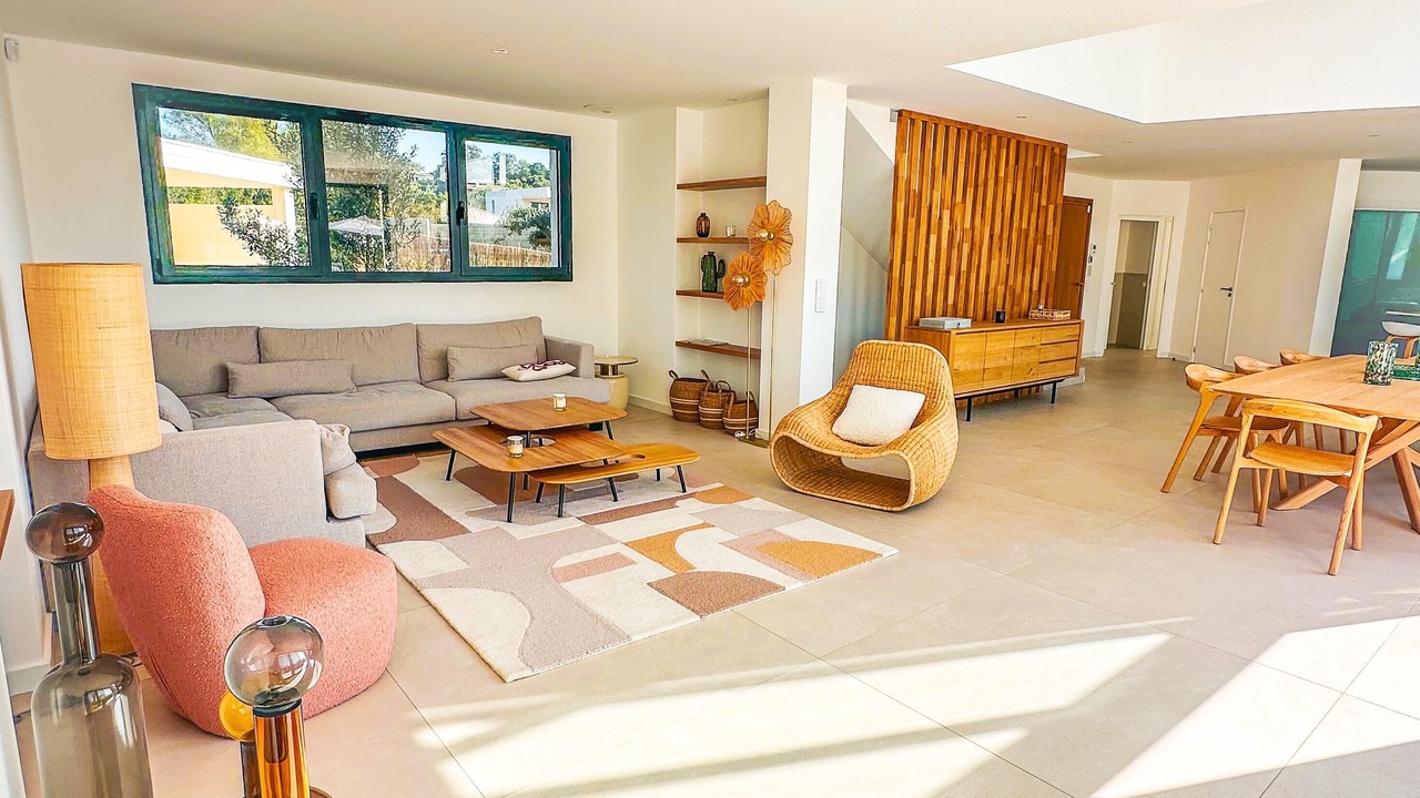 Photo of Livingroom in Cirendinu