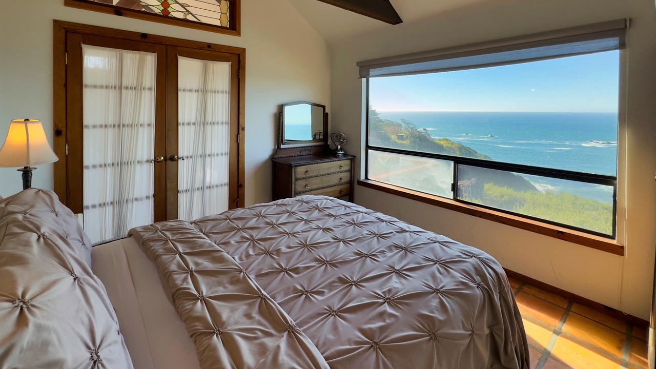 Photo of Bedroom in Gualala