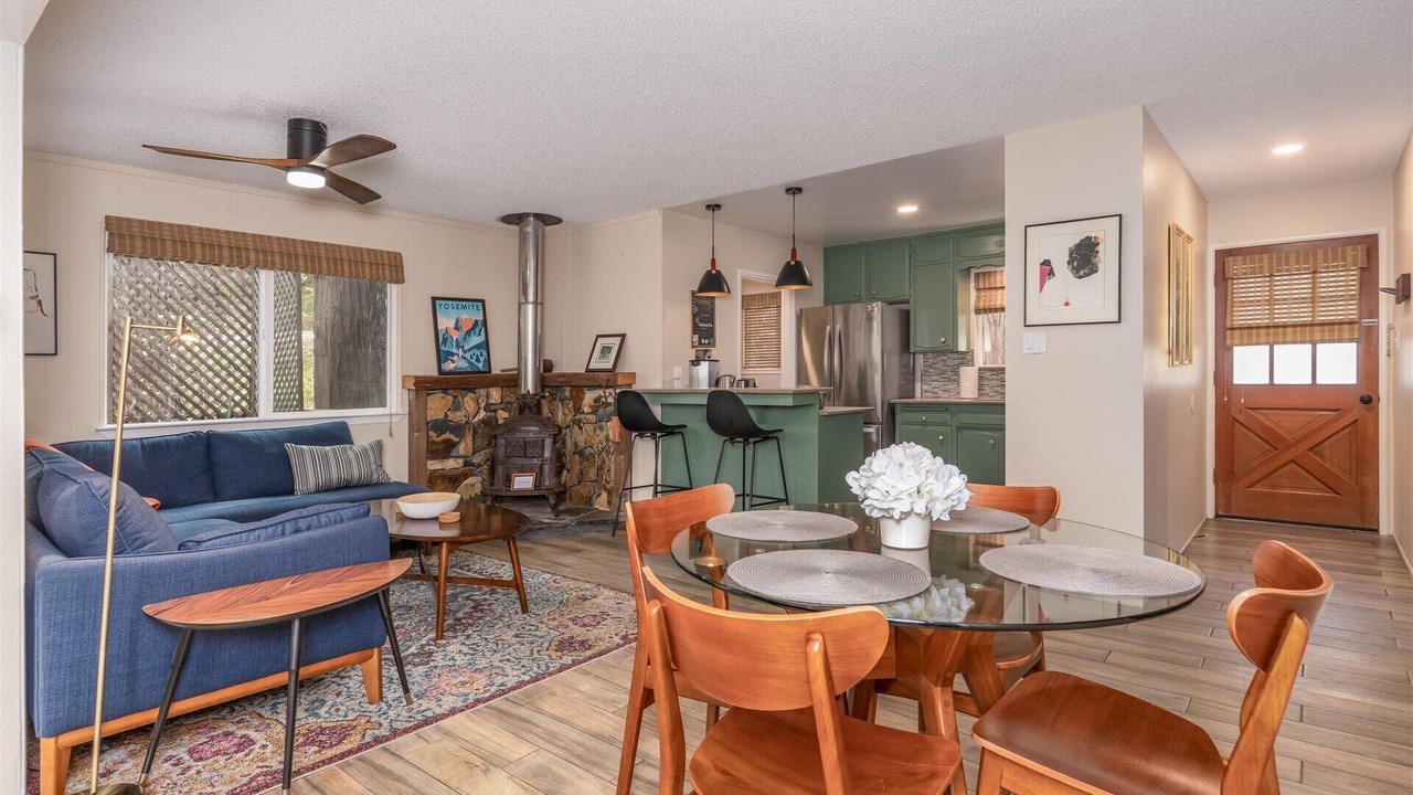 Photo of Livingroom in Fish Camp