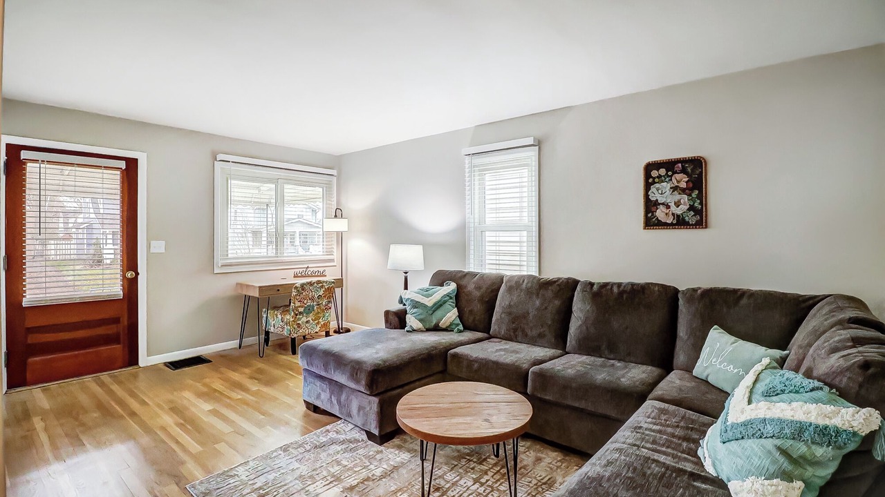 Photo of Livingroom in Clintonville